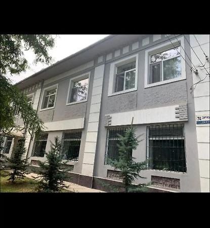 Бульвар Эркиндик74 Bichkek Extérieur photo