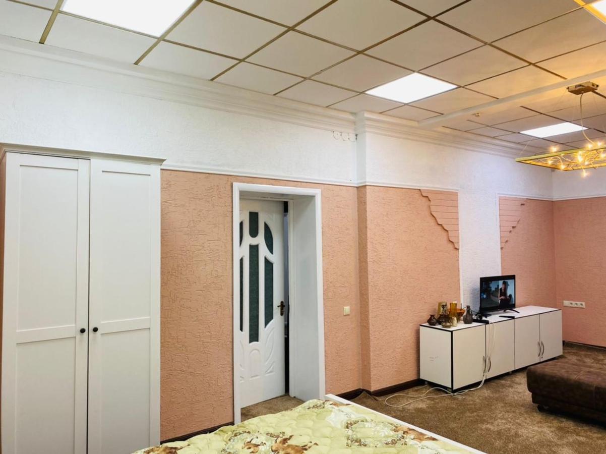 Бульвар Эркиндик74 Bichkek Extérieur photo