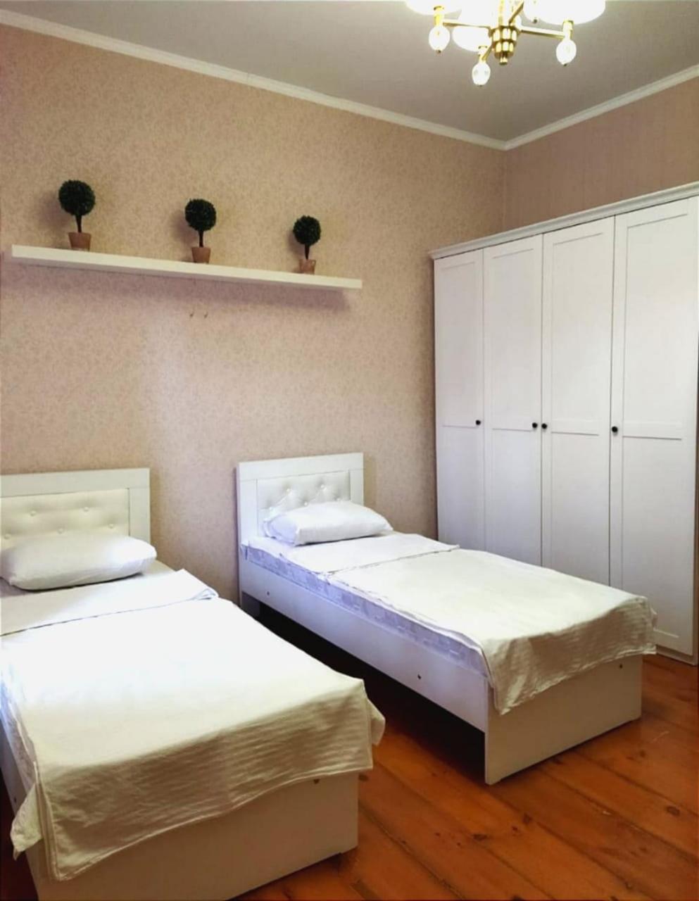 Бульвар Эркиндик74 Bichkek Chambre photo